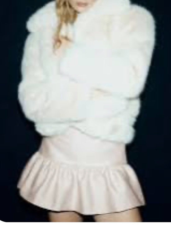 H&M Dresses & Skirts - H&M Cream Mini Skirt w/Ruffle Creamy Beige Sz 4 ❤️